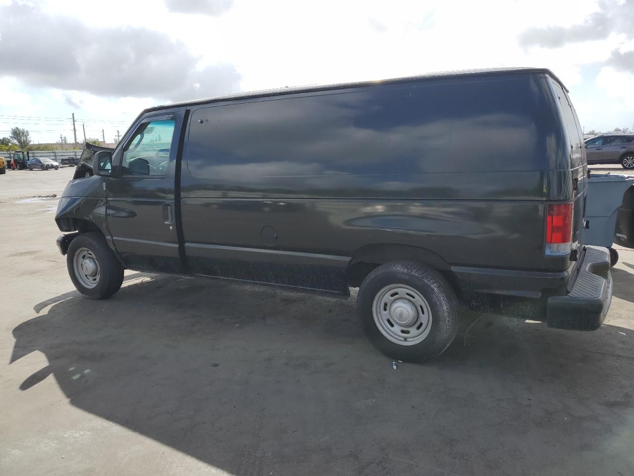 2006 Ford Econoline - Image 2