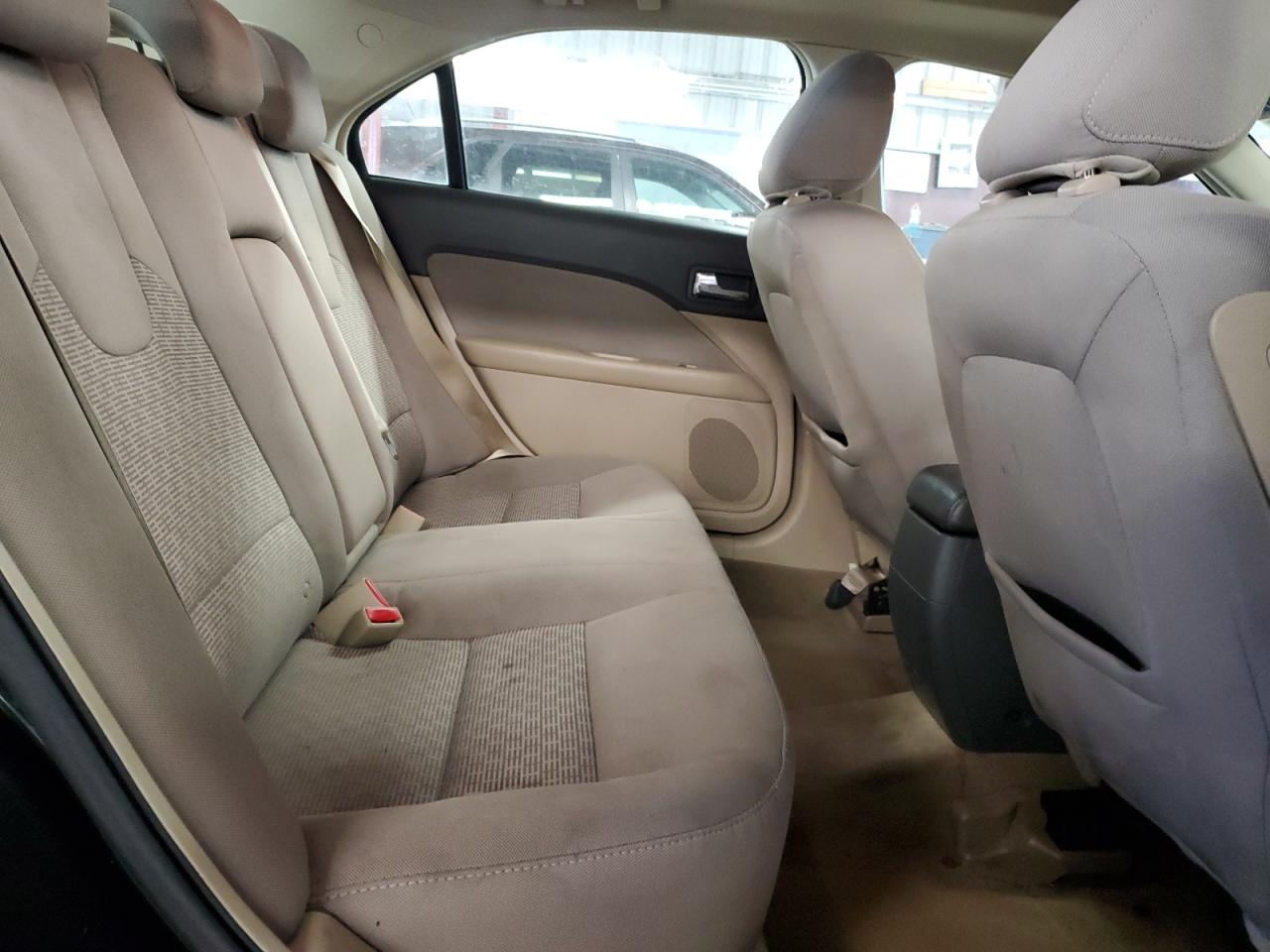 2010 Ford Fusion - Image 10