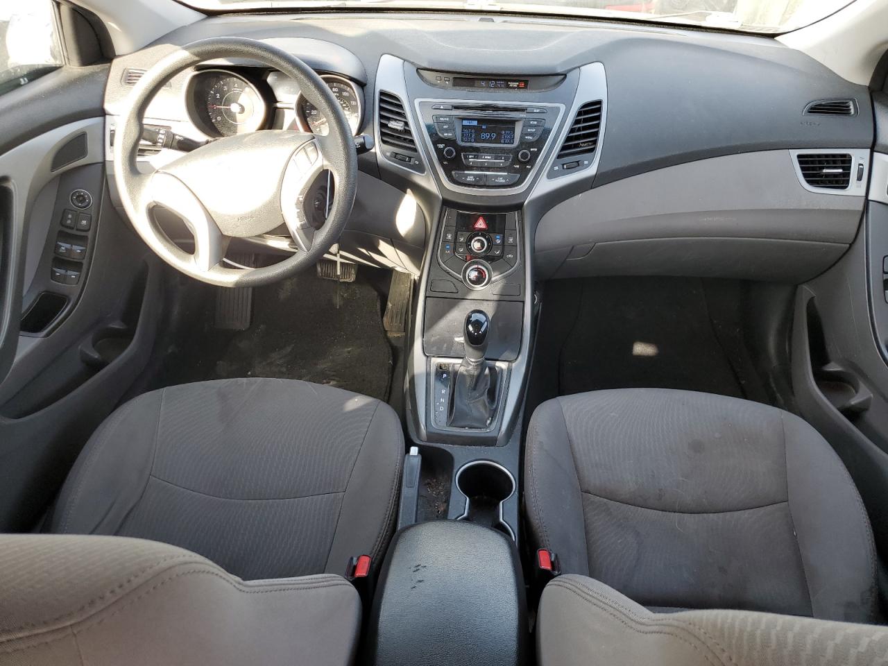 2014 Hyundai Elantra - Image 8