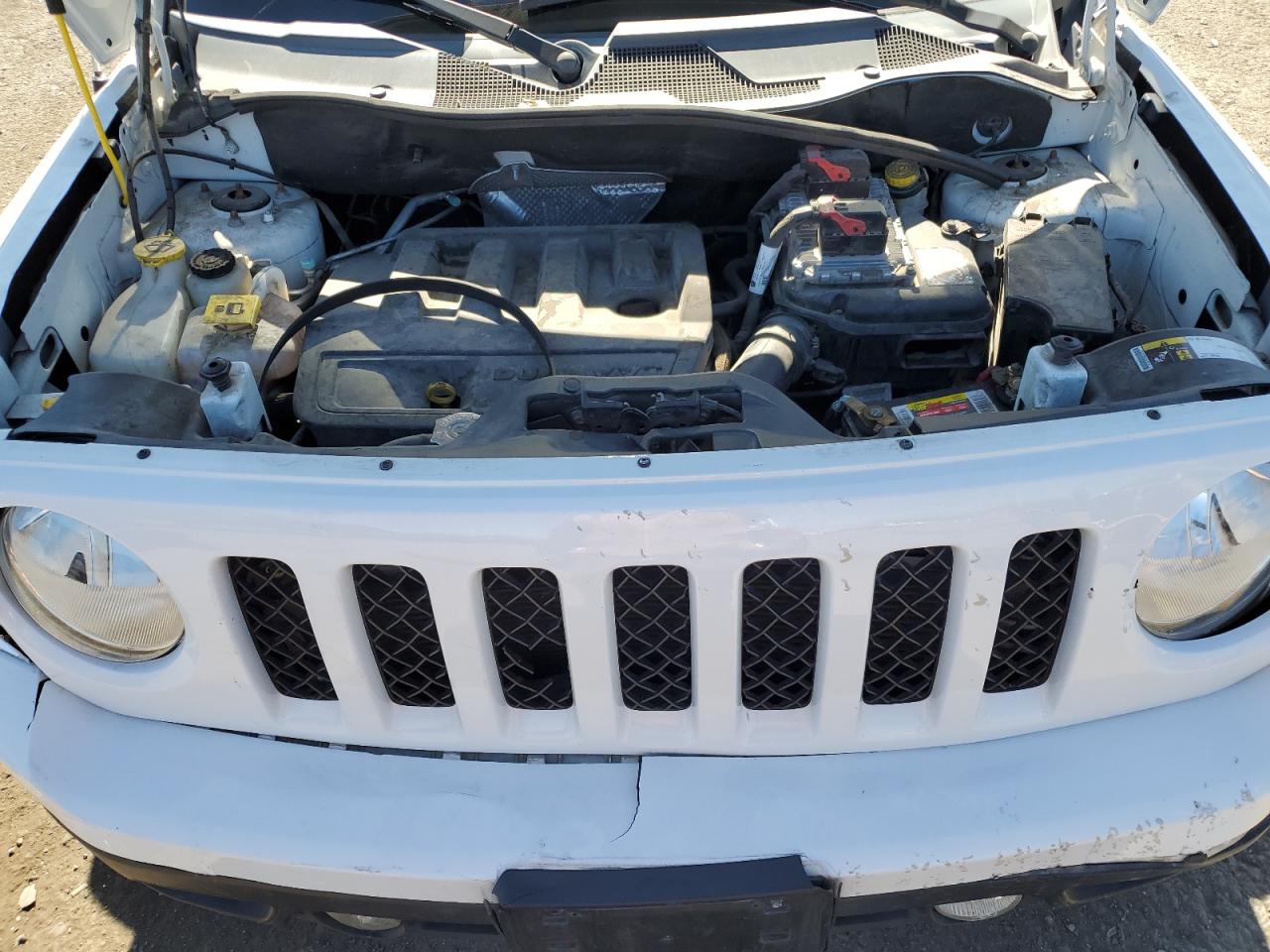 2016 Jeep Liberty (Patriot) - Image 12