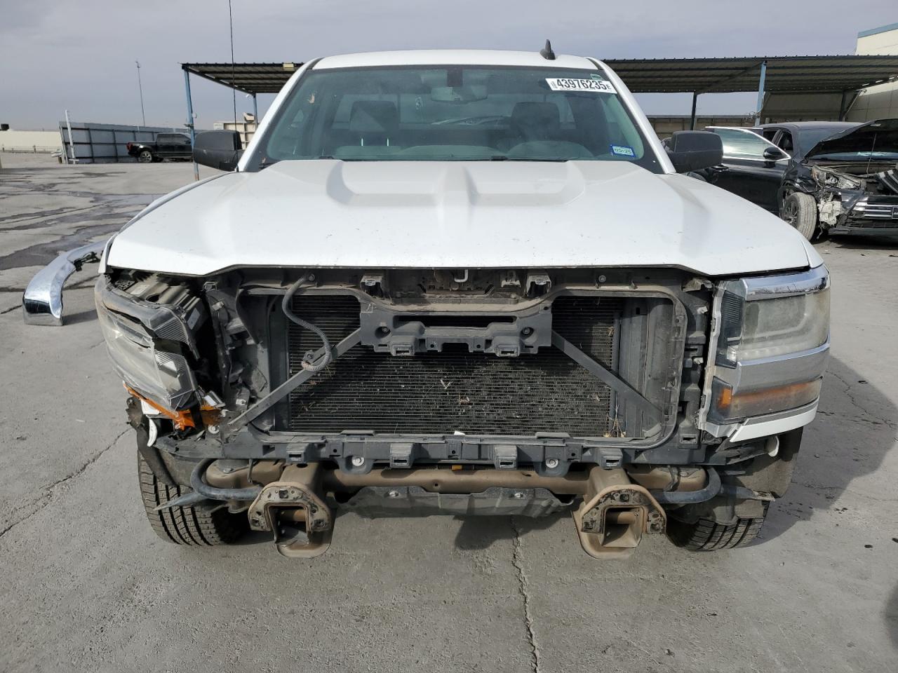 2016 Chevrolet Silverado - Image 5