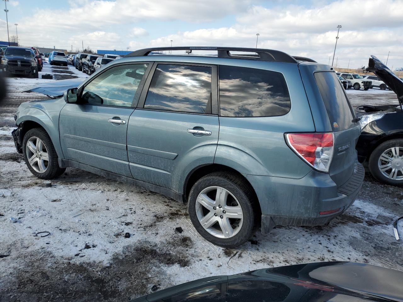 2010 Subaru Forester - Image 2