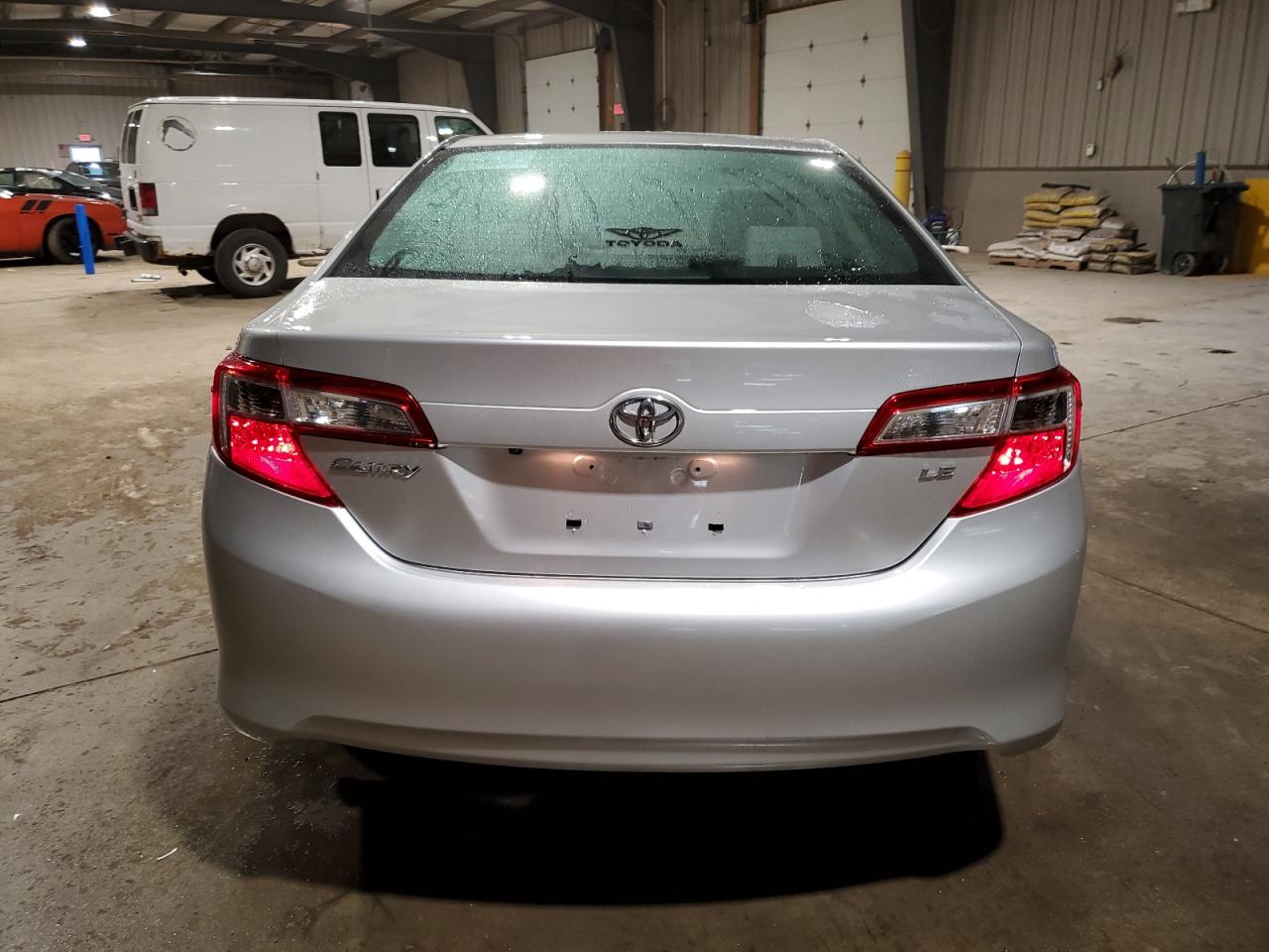 2014 Toyota Camry - Image 6