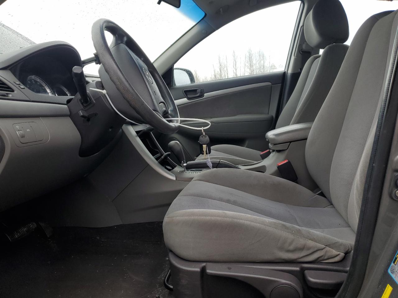 2010 Hyundai Sonata - Image 7