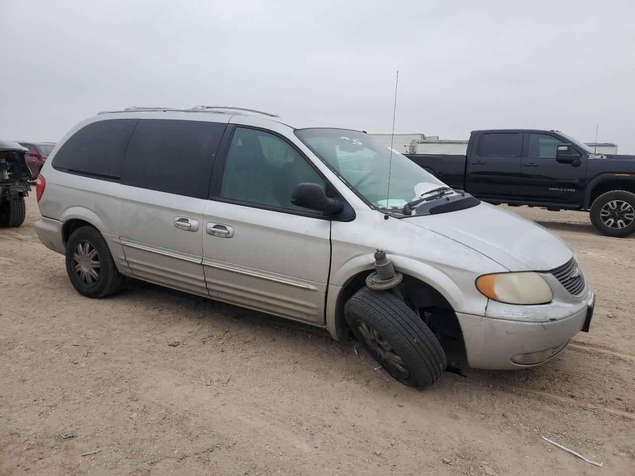 2004 Chrysler Town & Country - Image 4