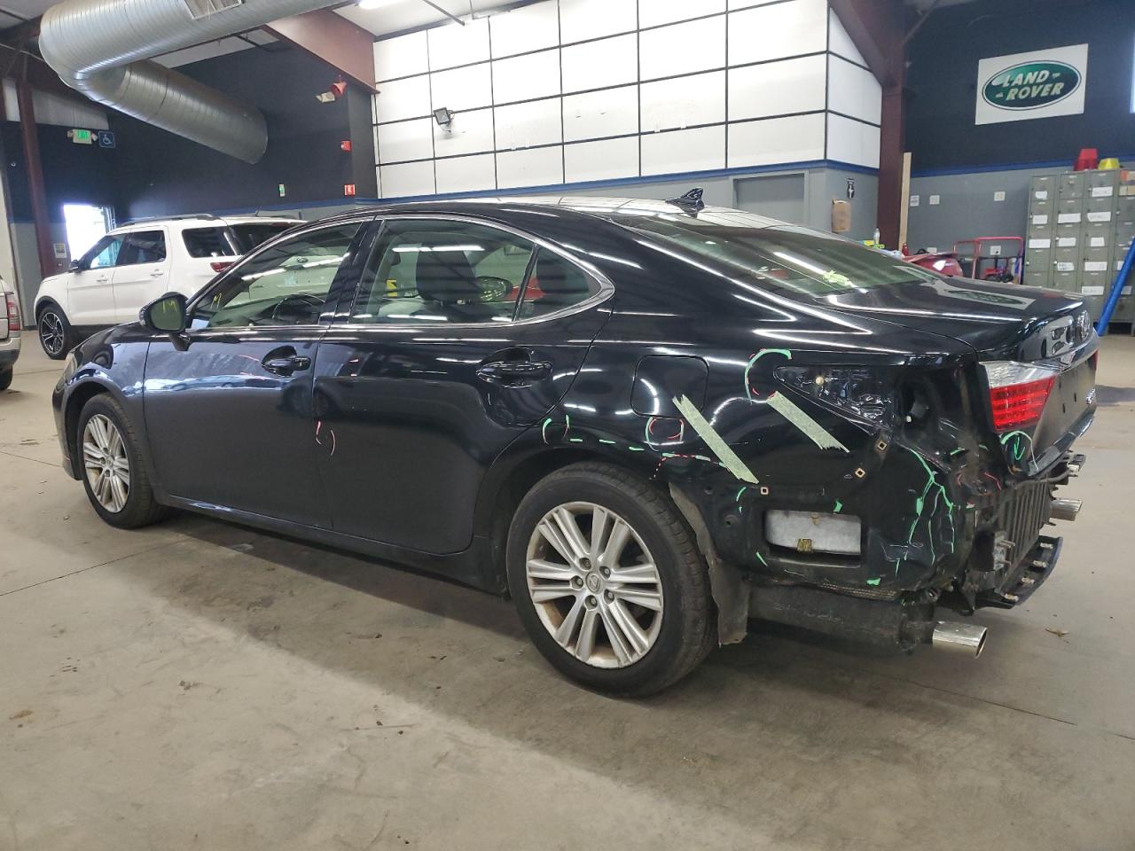 2013 Lexus ES - Image 2
