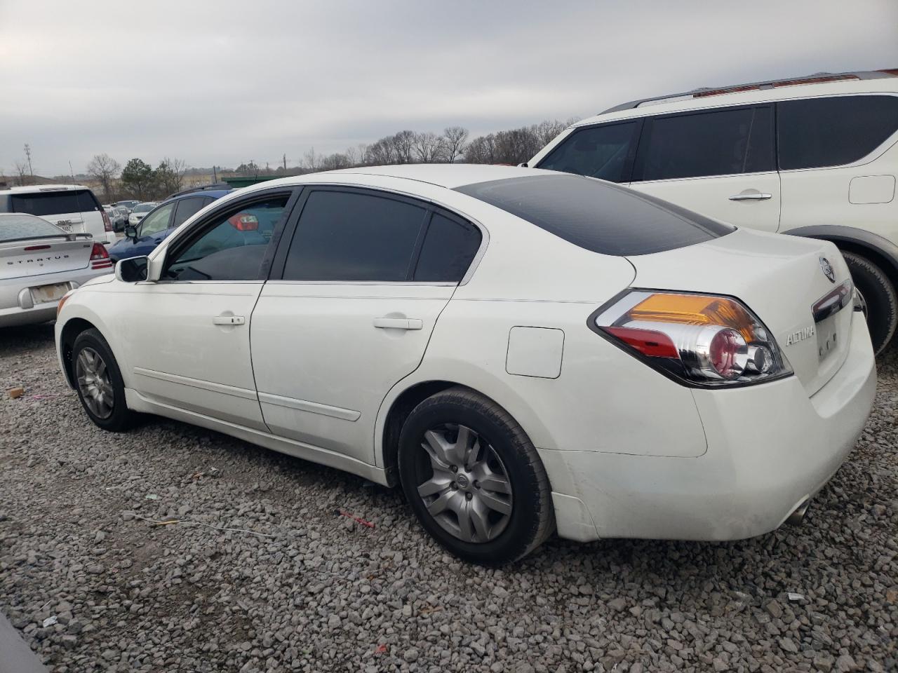 2010 Nissan Altima - Image 2