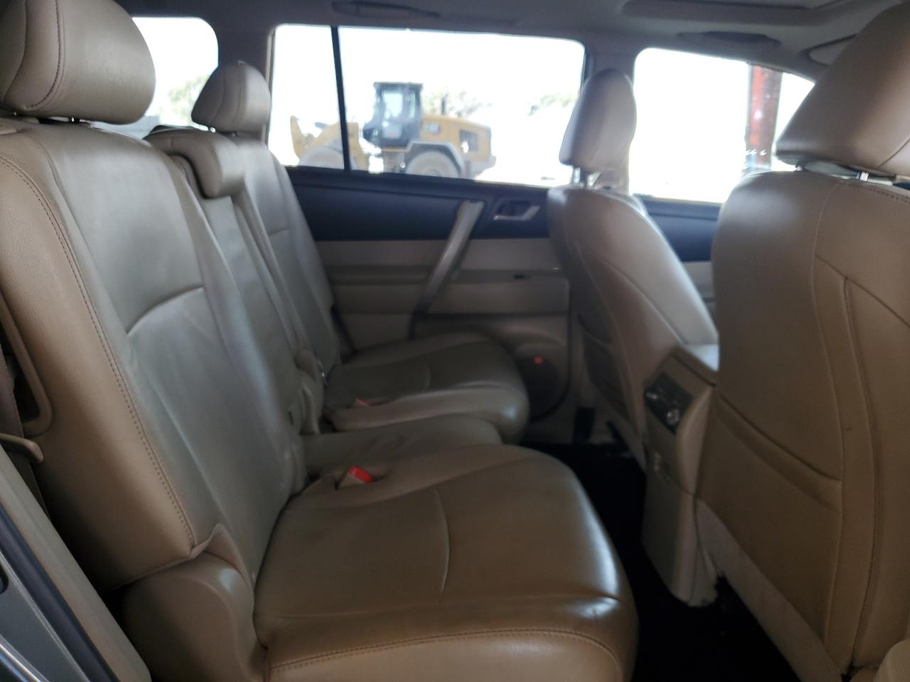 2011 Toyota Highlander - Image 11