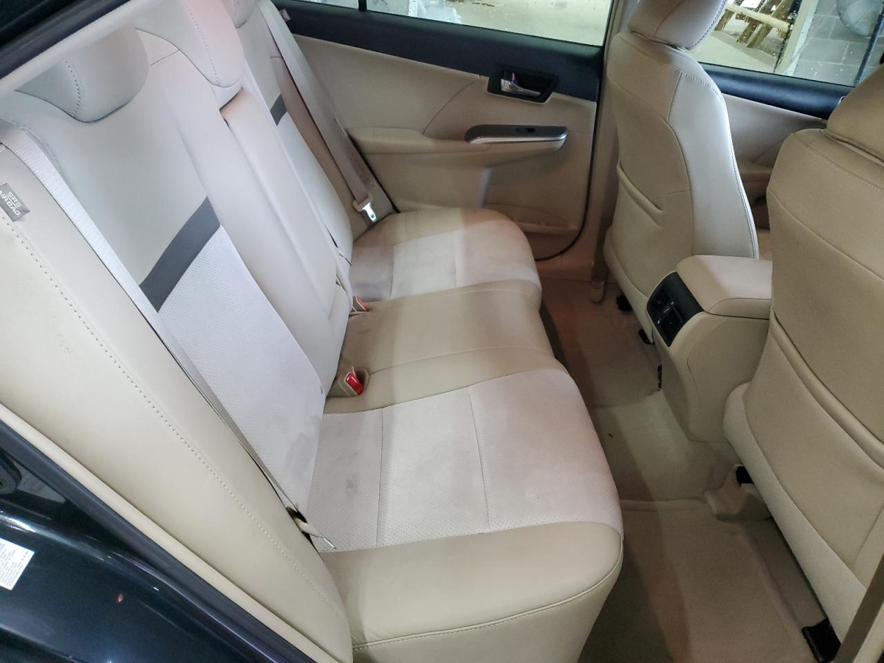 2012 Toyota Camry - Image 10