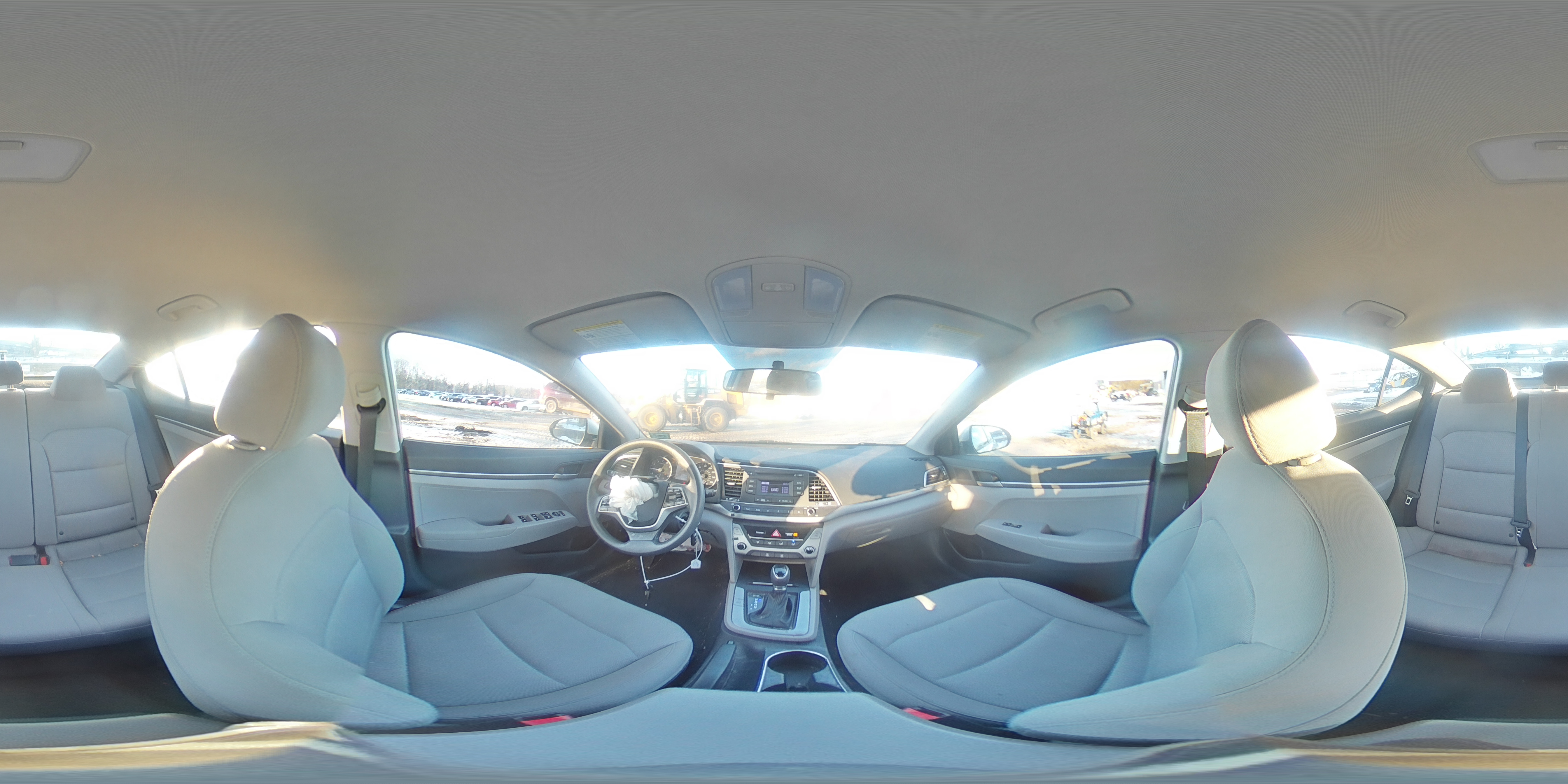 2018 Hyundai Elantra - Image 12