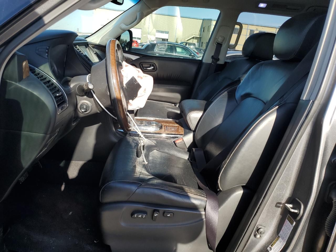 2015 Infiniti QX80 - Image 7