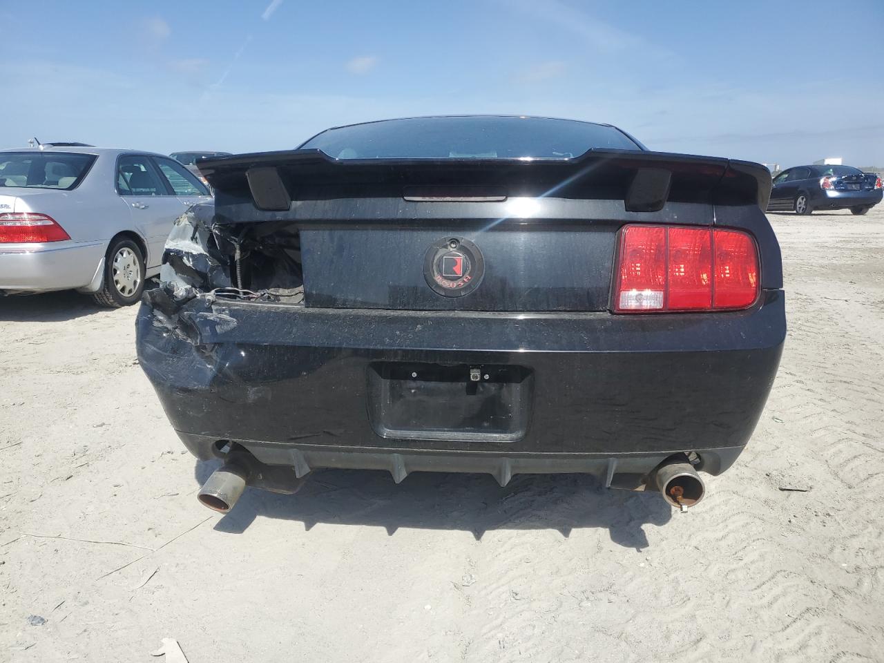 2006 Ford Mustang - Image 6