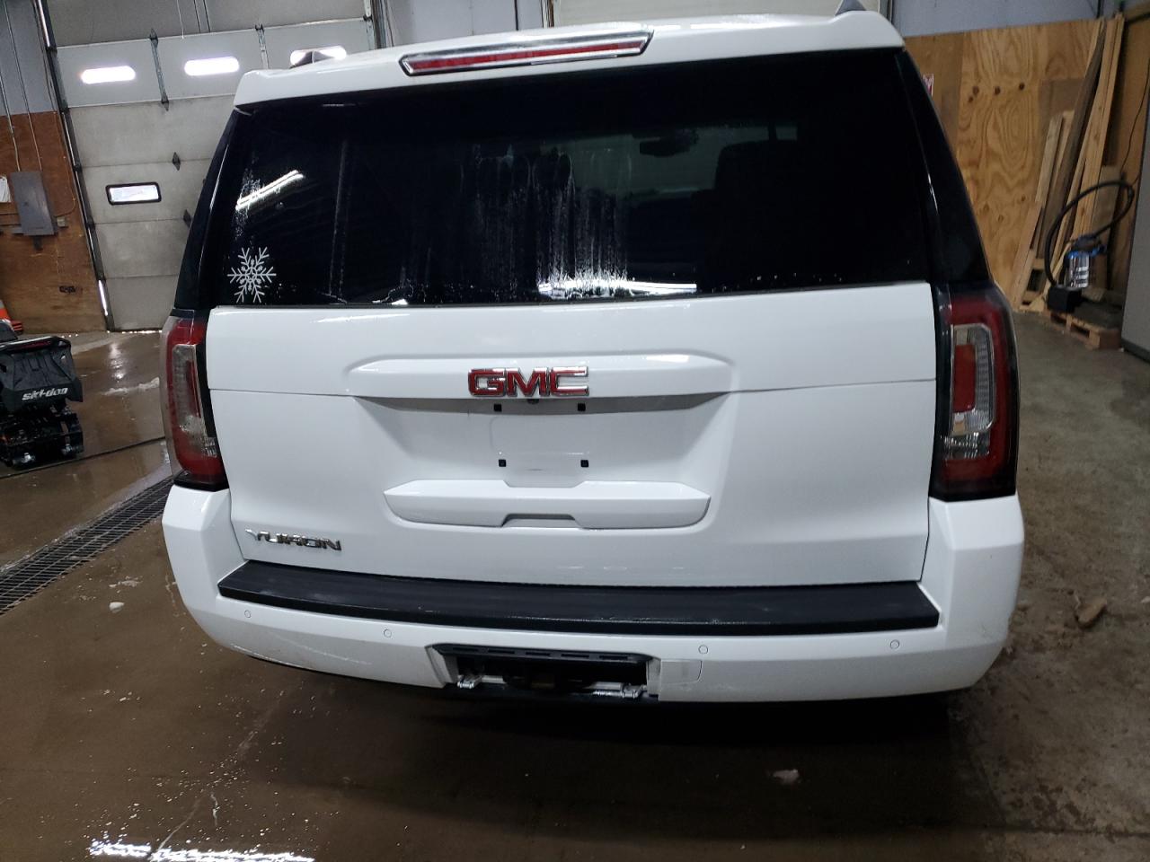 2020 GMC Yukon - Image 6