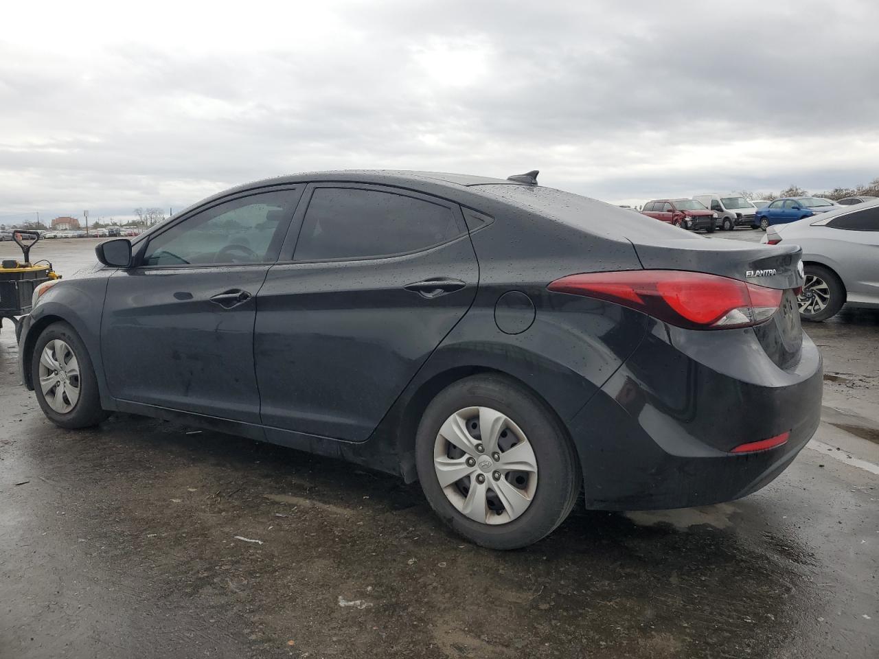 2016 Hyundai Elantra - Image 2