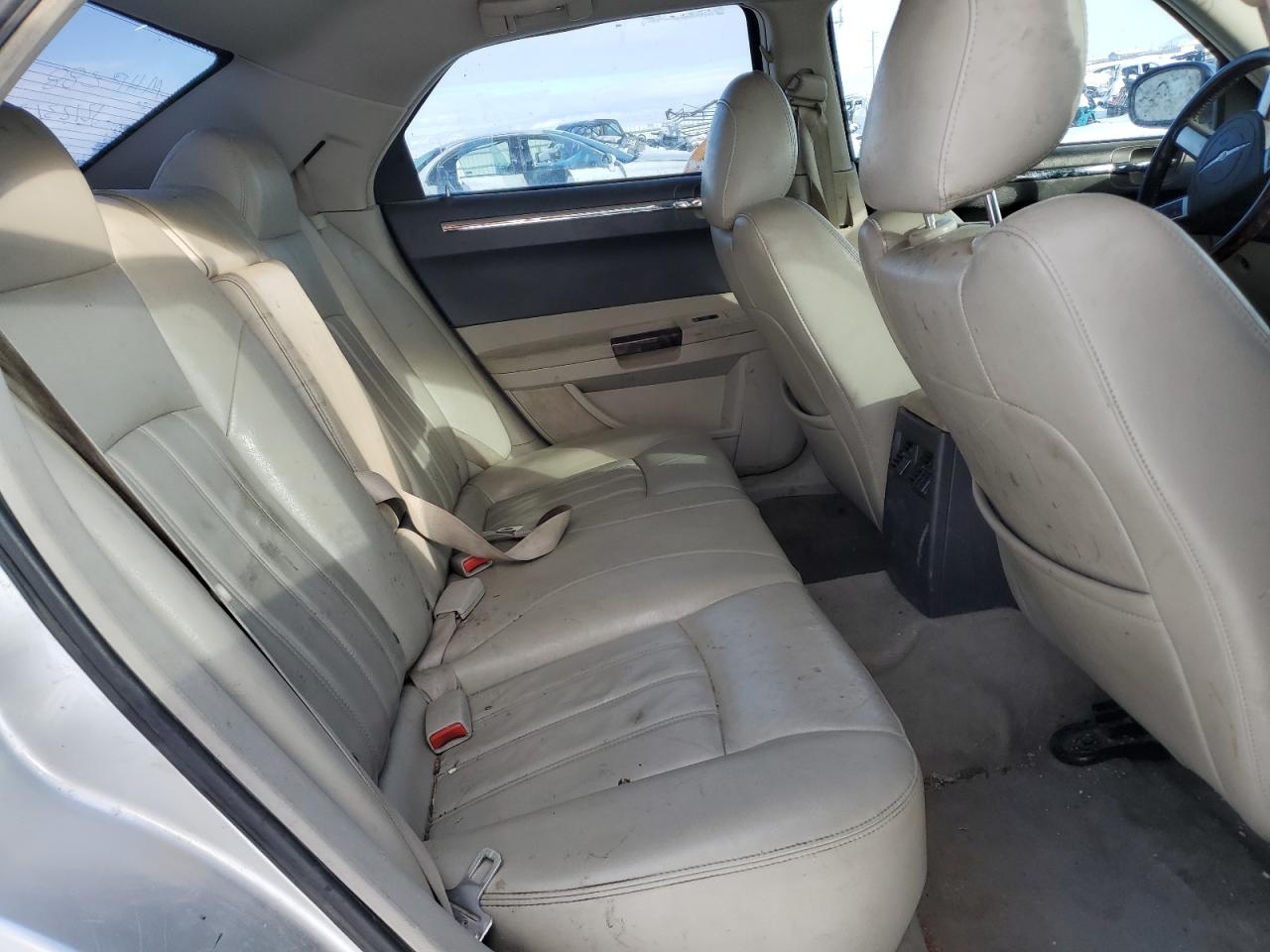 2007 Chrysler 300 - Image 10
