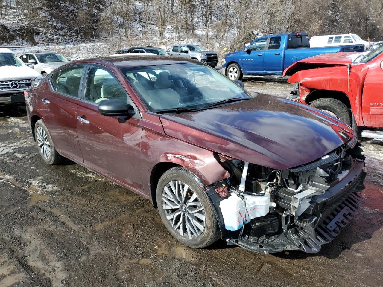 2024 Nissan Altima - Image 4