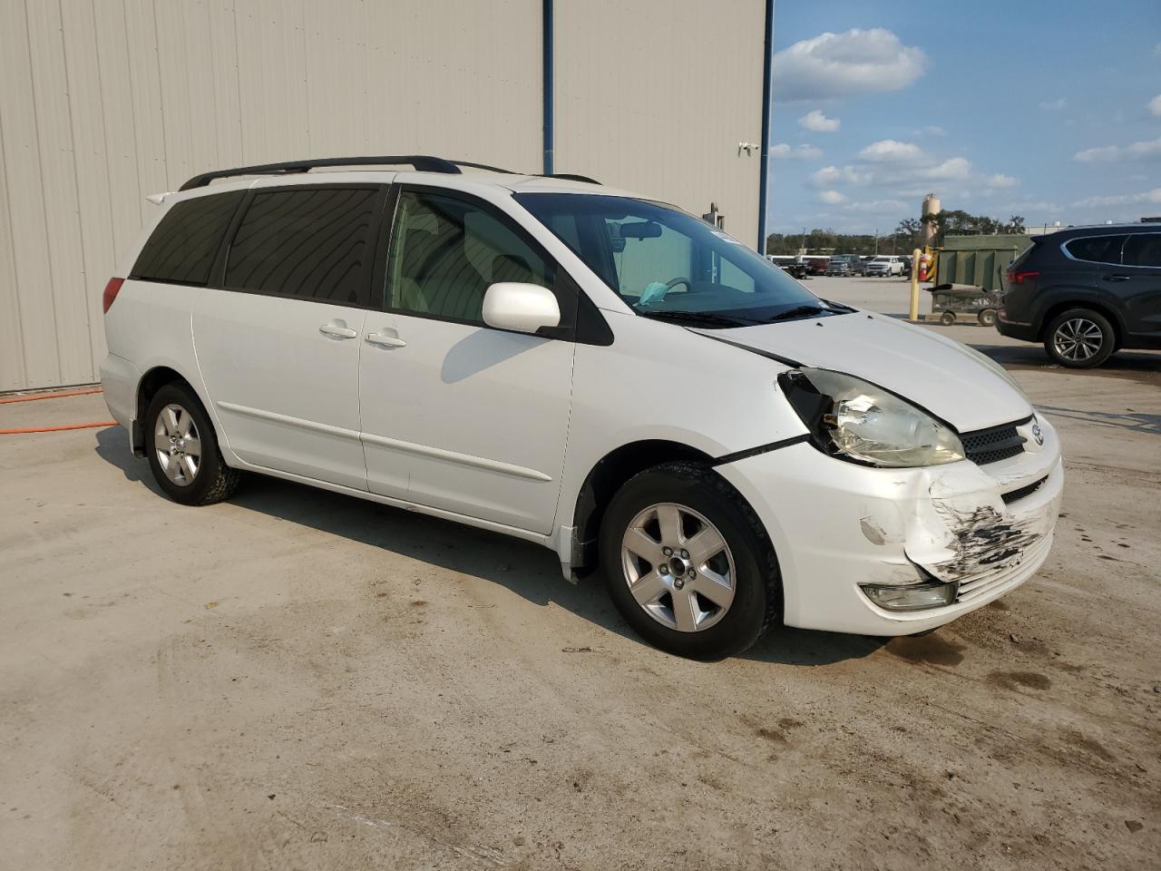 2004 Toyota Sienna - Image 4