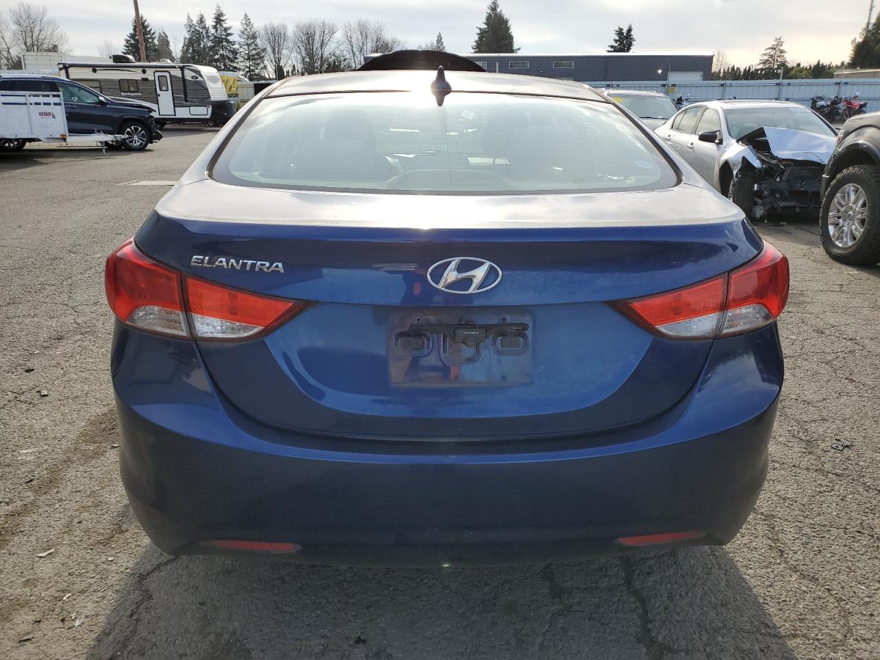 2013 Hyundai Elantra - Image 6
