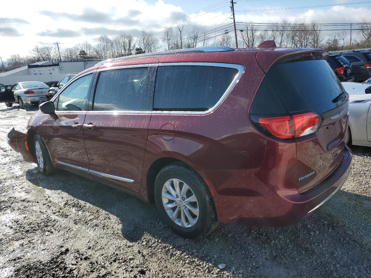 2018 Chrysler Pacifica - Image 2