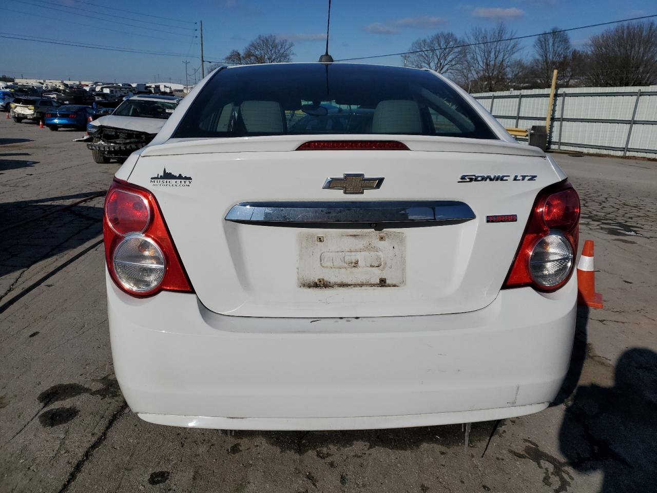 2015 Chevrolet Sonic - Image 6