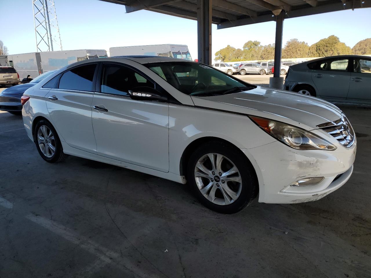 2011 Hyundai Sonata - Image 4