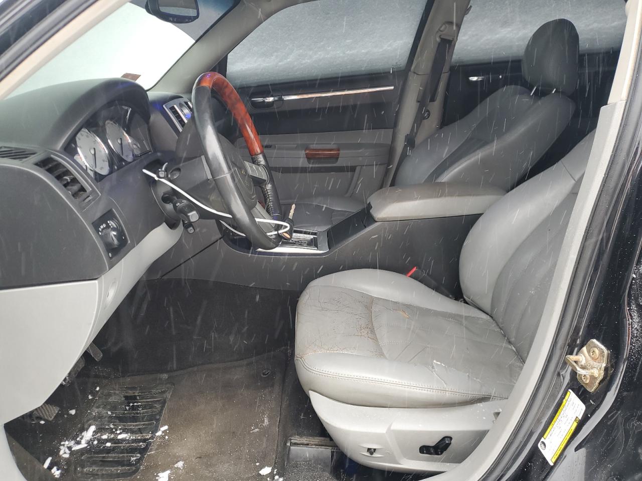 2006 Chrysler 300 - Image 7