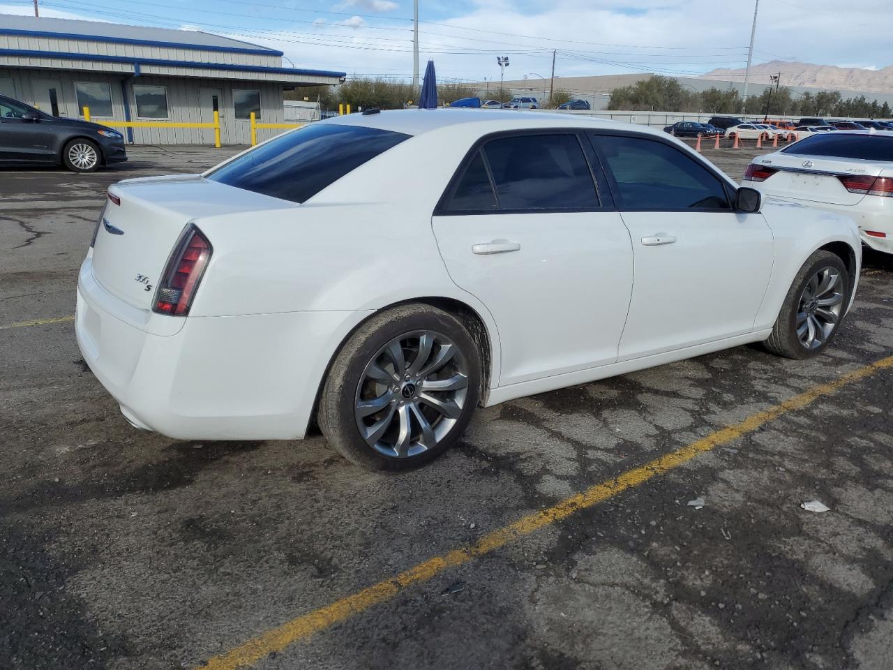 2014 Chrysler 300 - Image 3