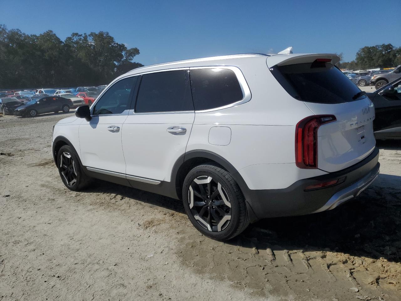2022 Kia Telluride - Image 2