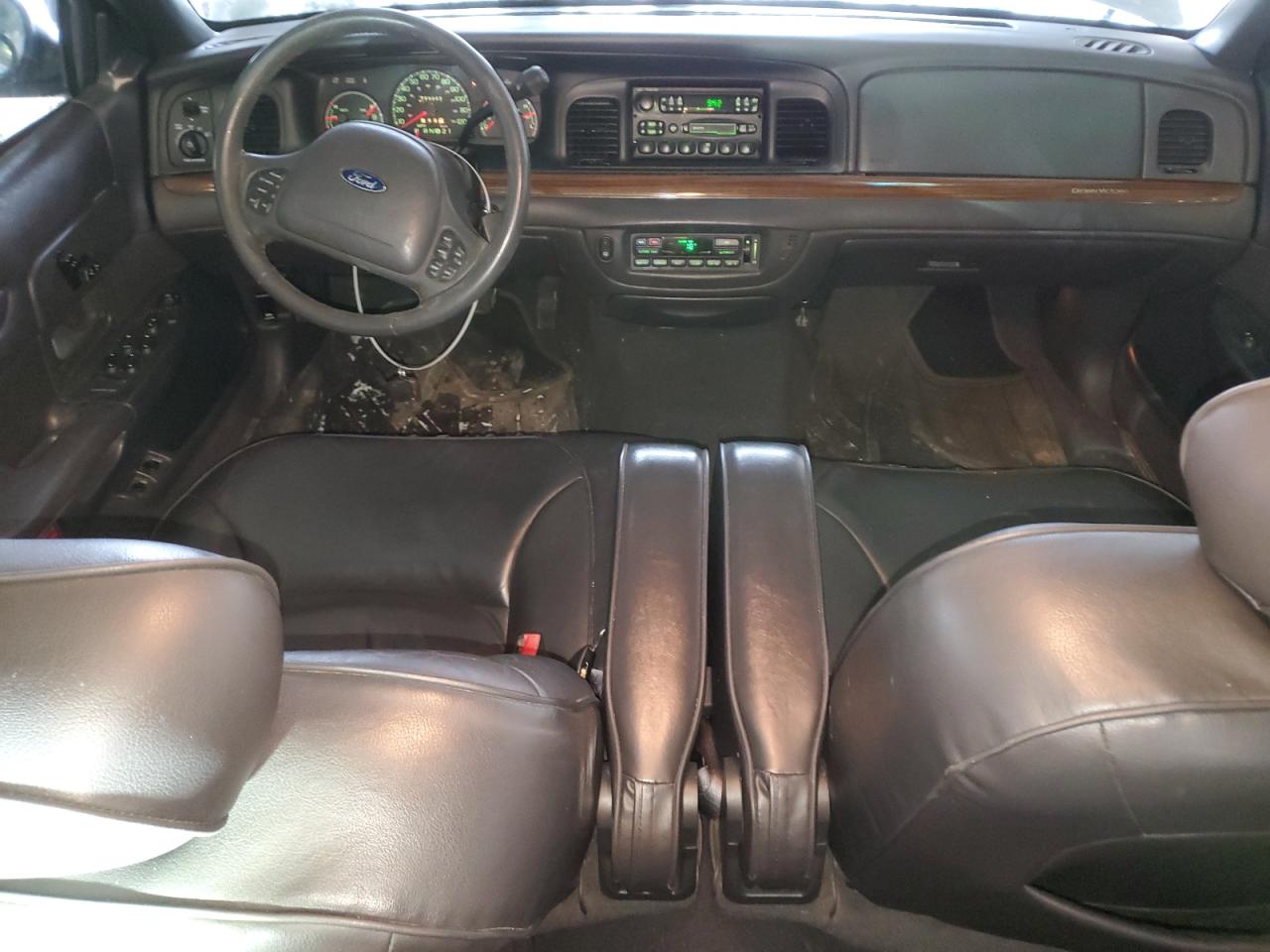 2002 Ford Crown Victoria - Image 8