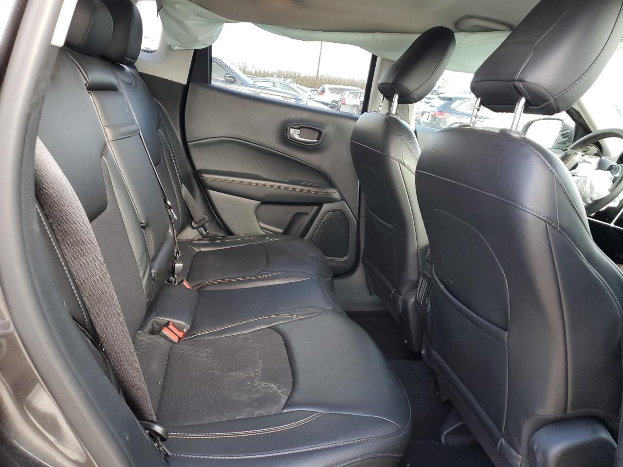 2018 Jeep Compass - Image 10