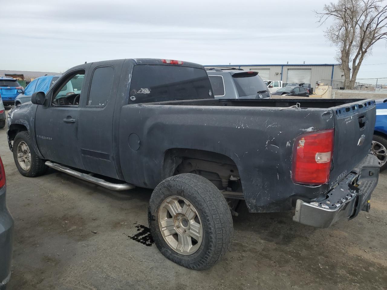 2009 Chevrolet Silverado - Image 2