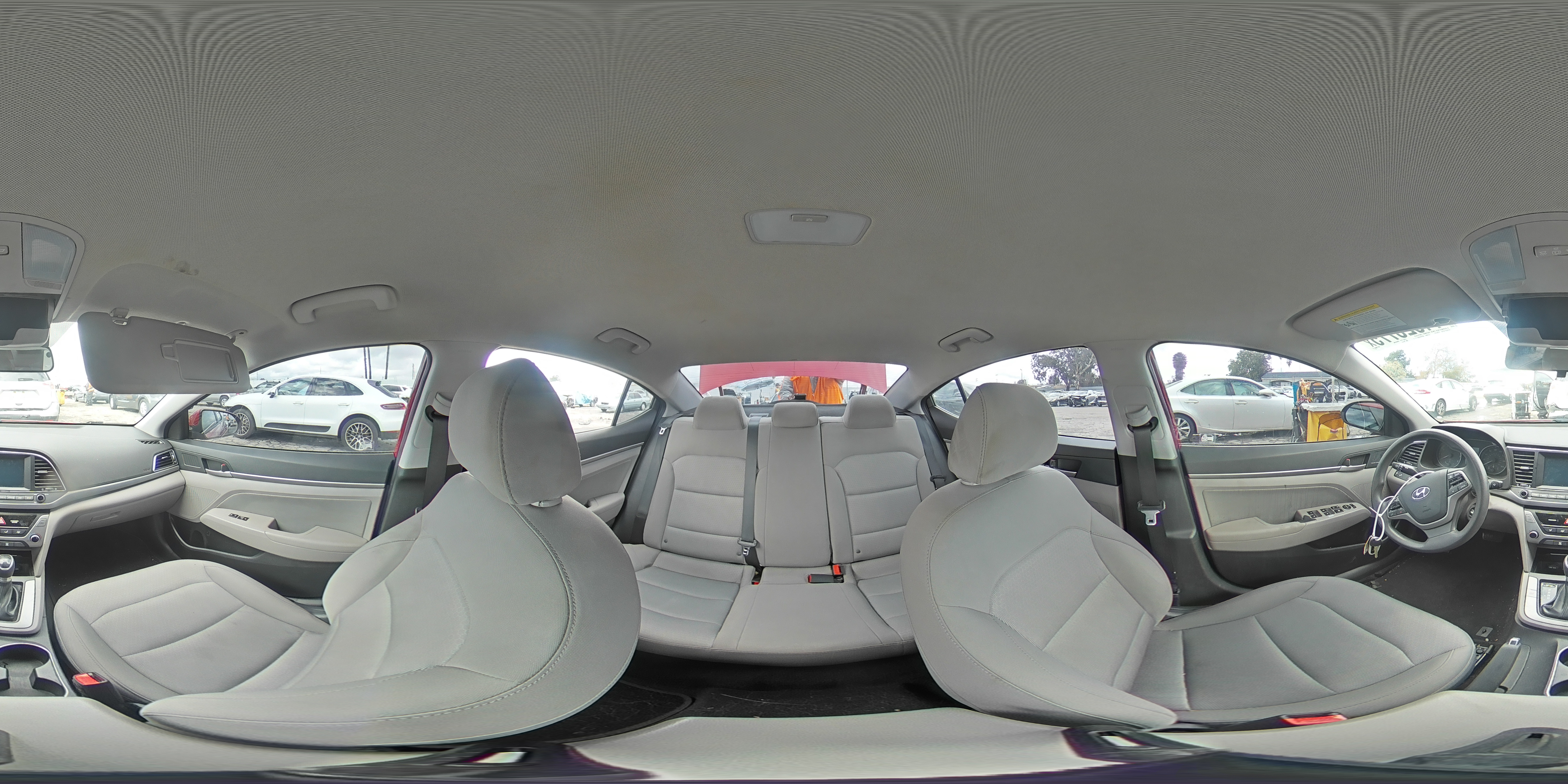 2018 Hyundai Elantra - Image 13