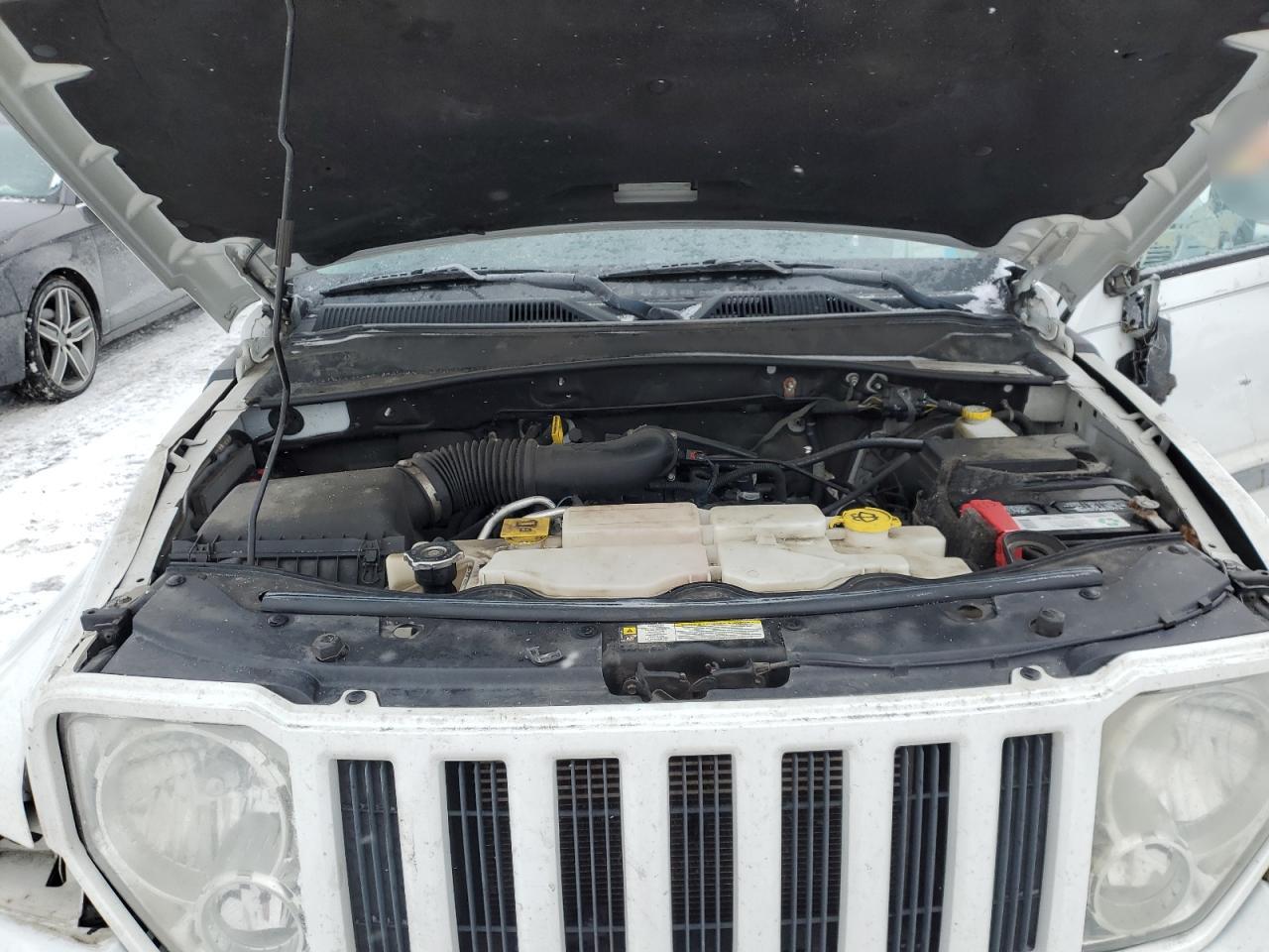 2012 Jeep Liberty (North America) - Image 12