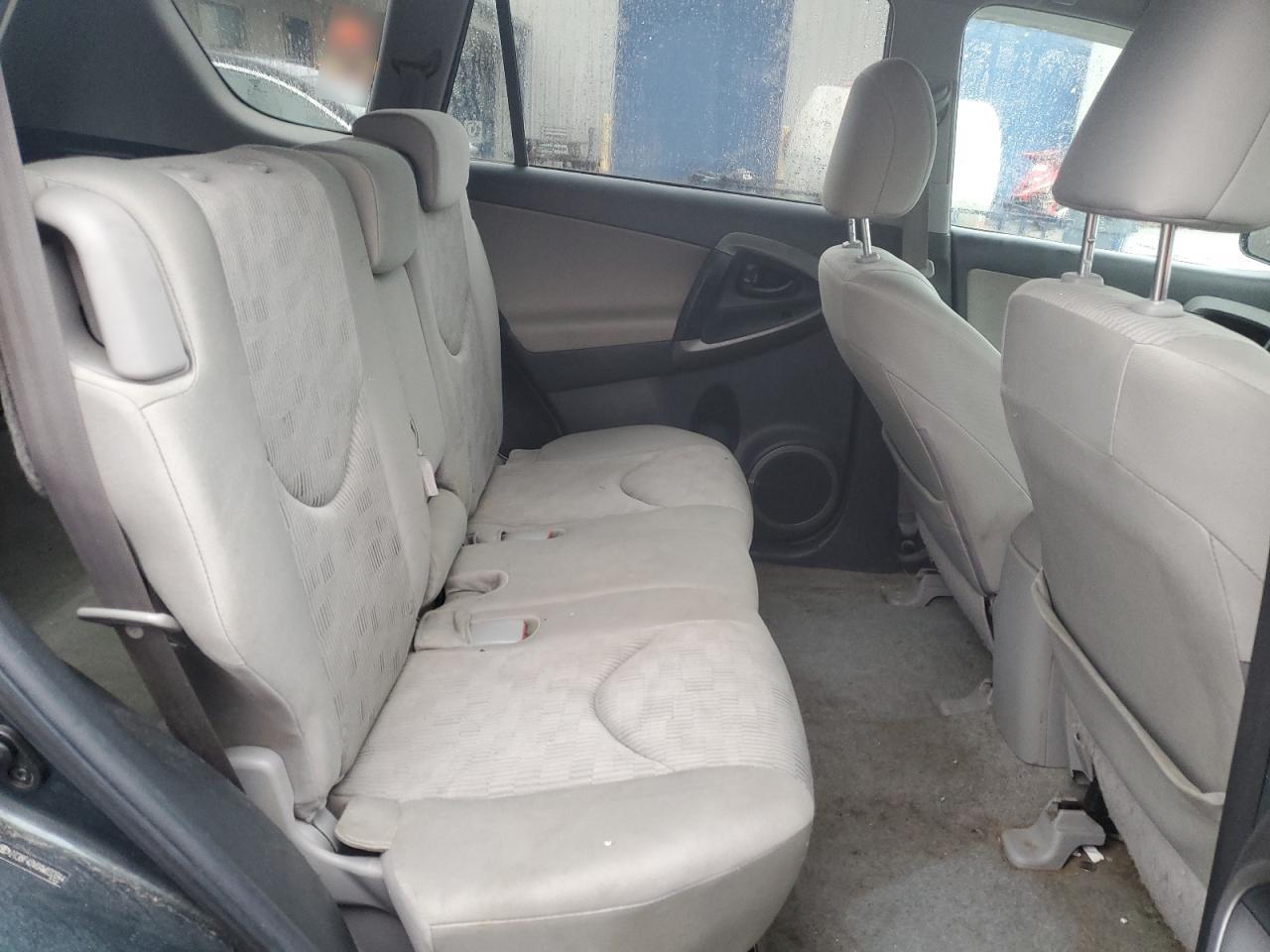 2010 Toyota RAV 4 - Image 11