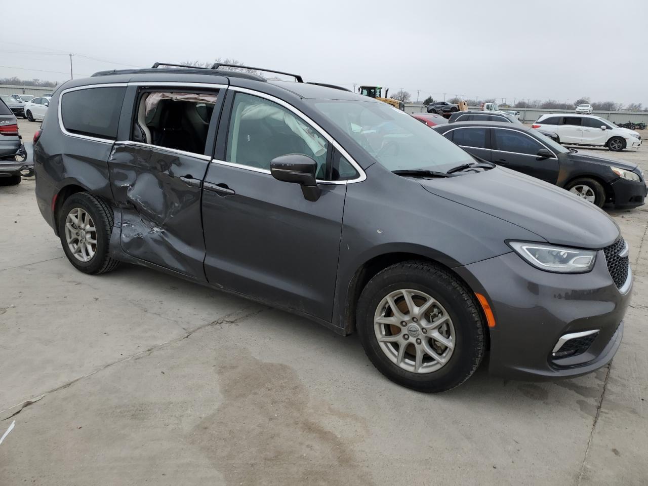 2022 Chrysler Pacifica - Image 4