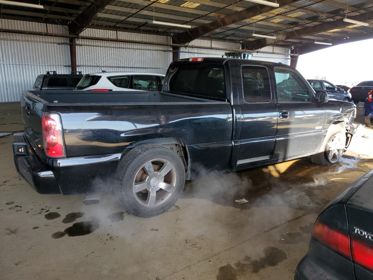 2005 Chevrolet Silverado - Image 3