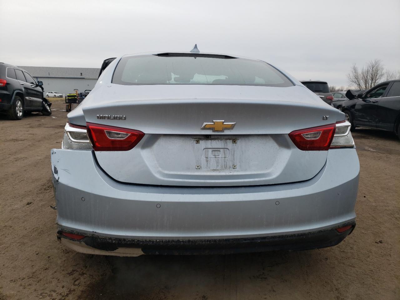 2017 Chevrolet Malibu - Image 6
