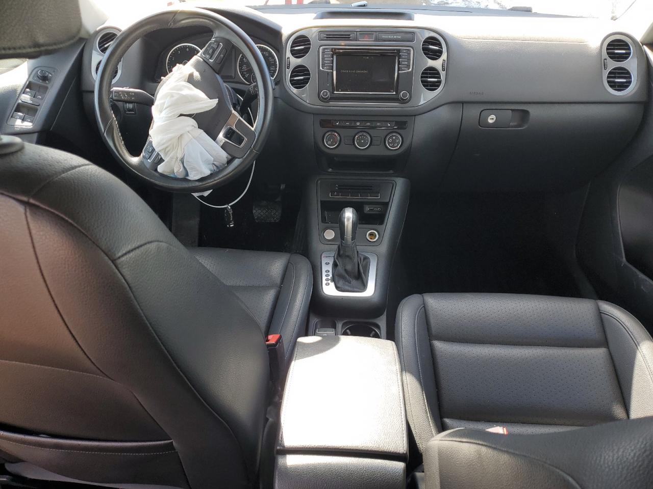 2017 Volkswagen Tiguan - Image 8