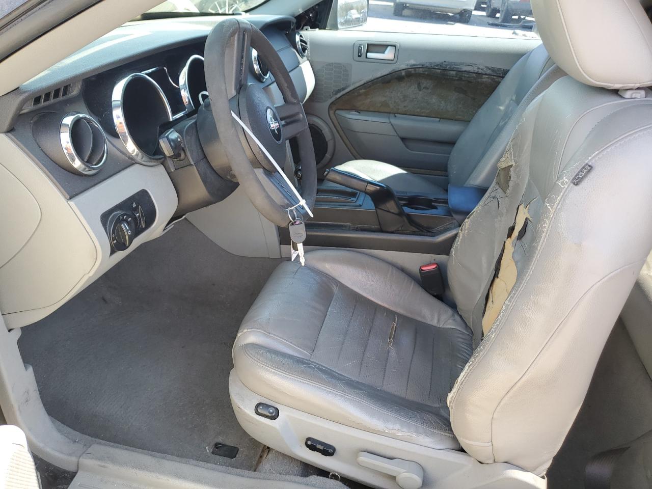 2008 Ford Mustang - Image 7