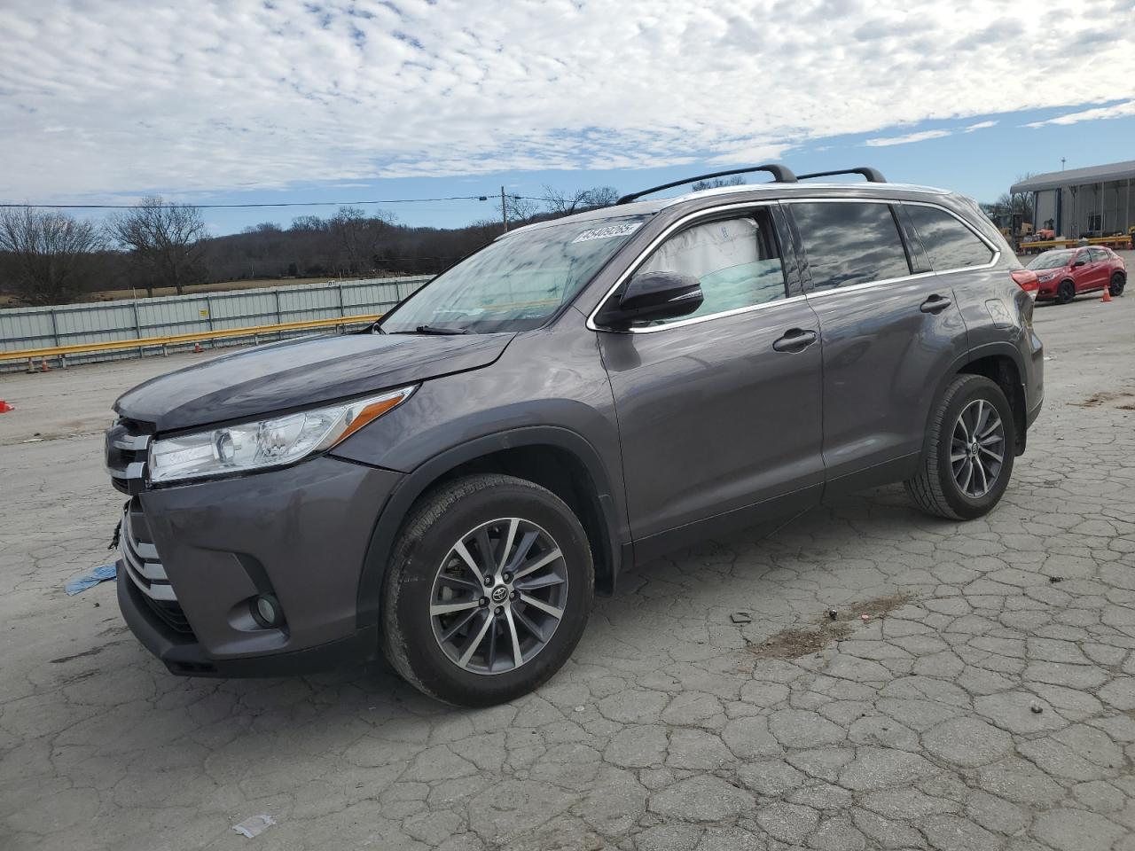 2019 Toyota Highlander - Image 1