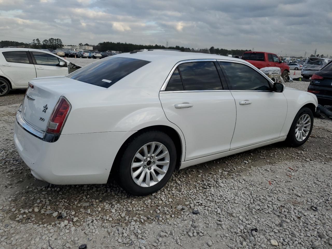 2013 Chrysler 300 - Image 3