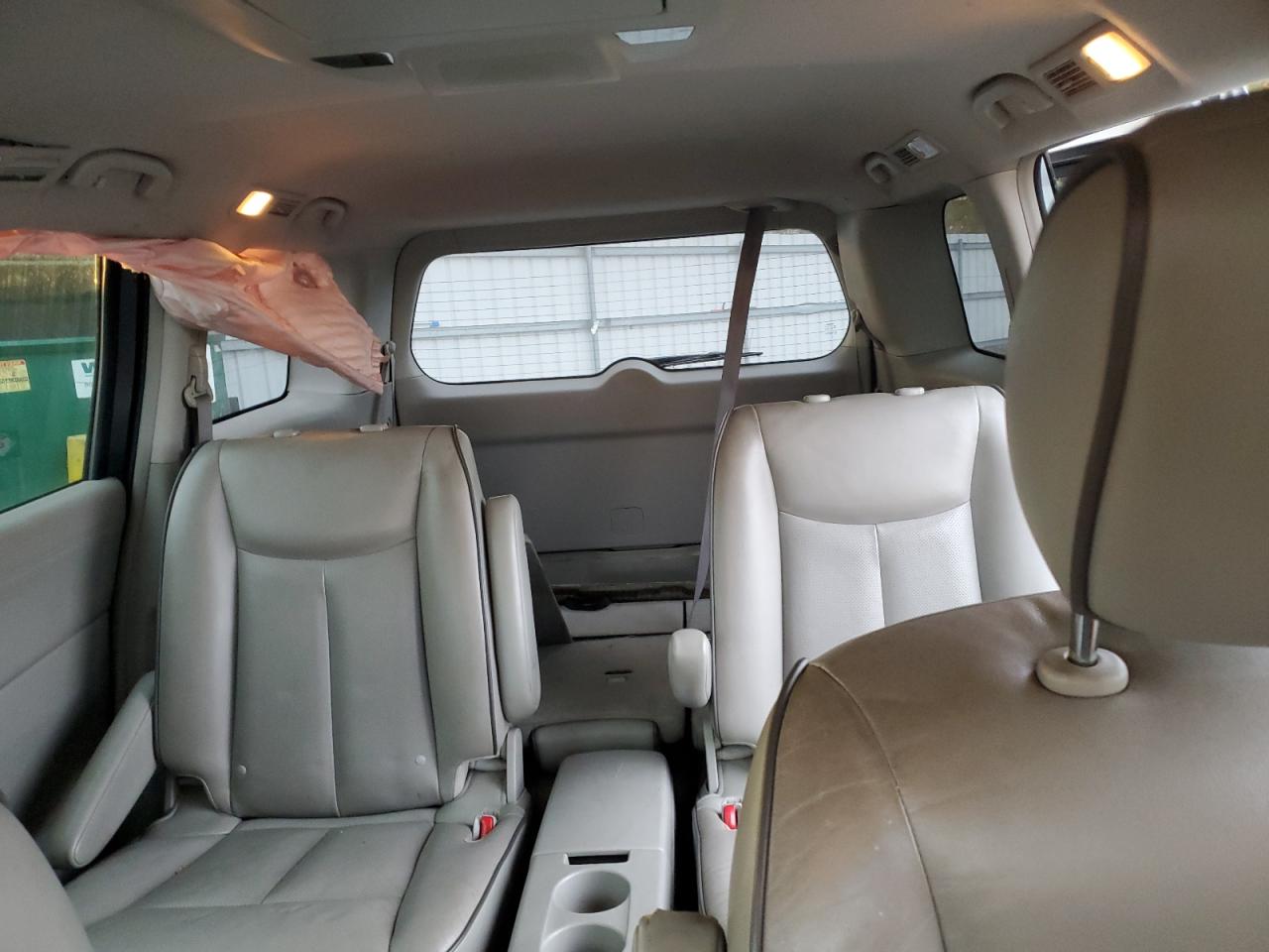 2013 Nissan Quest - Image 10