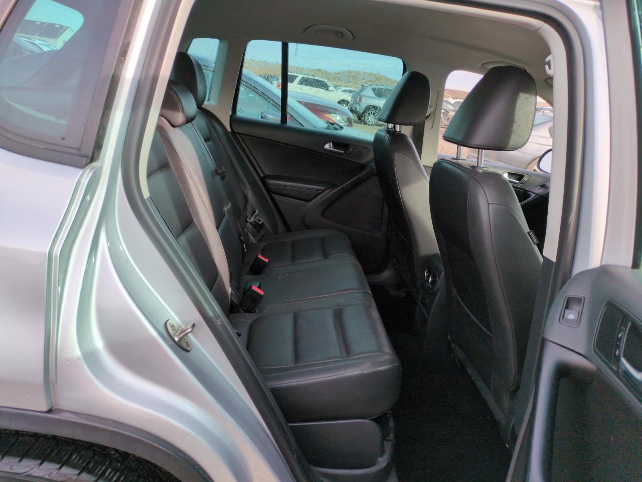 2015 Volkswagen Tiguan - Image 10