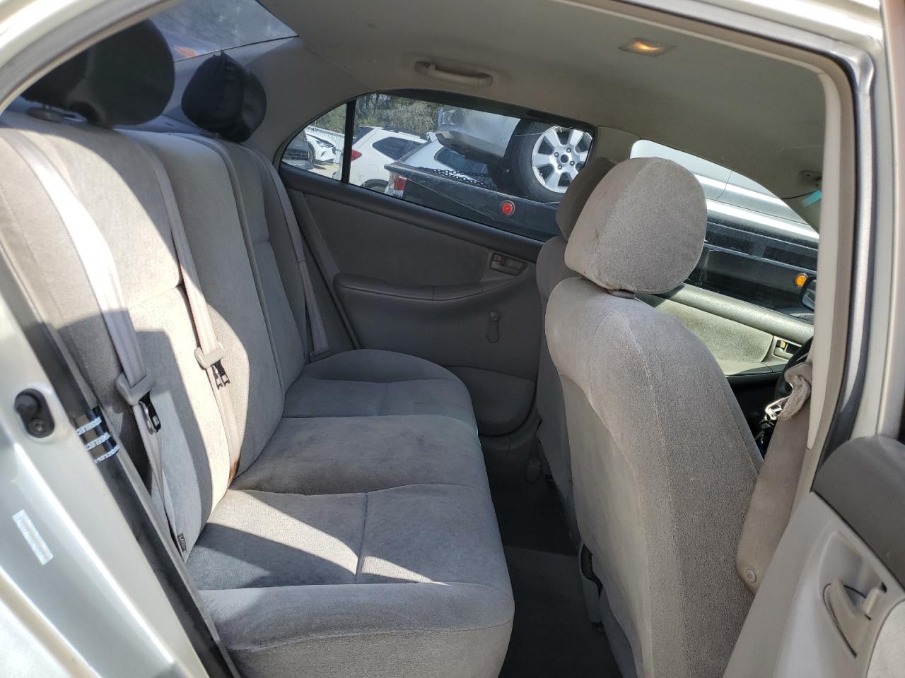 2004 Toyota Corolla - Image 10