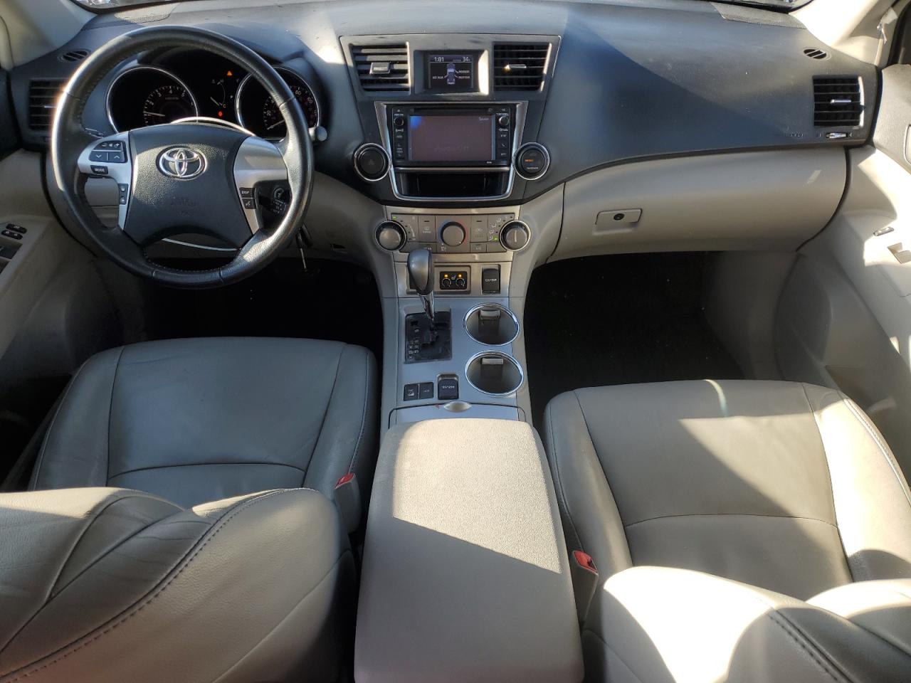 2013 Toyota Highlander - Image 8