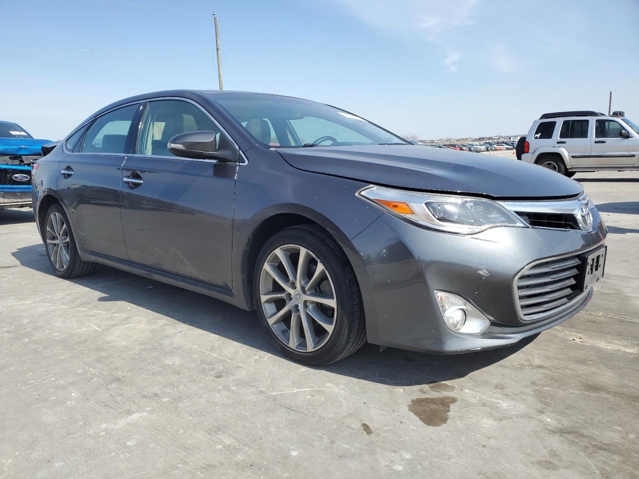 2015 Toyota Avalon - Image 4