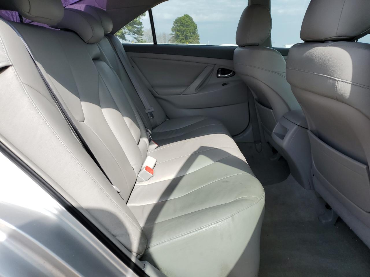 2010 Toyota Camry - Image 10