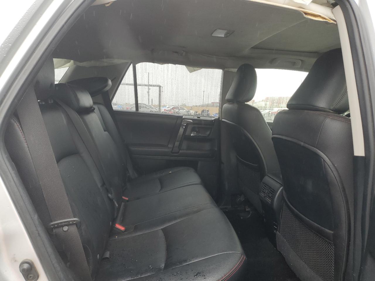 2018 Toyota 4Runner - Image 11