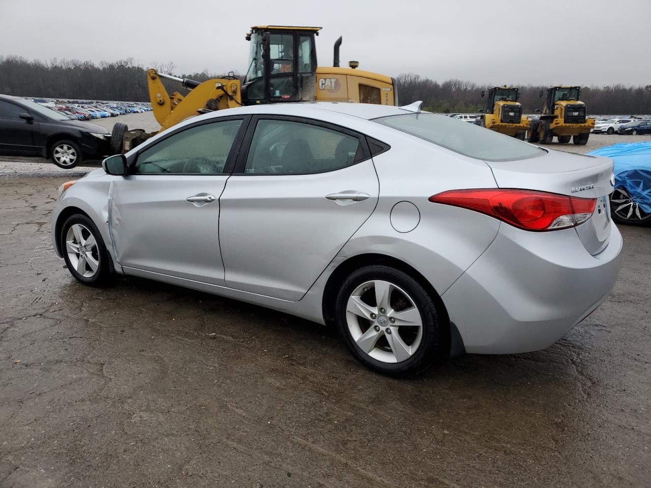 2013 Hyundai Elantra - Image 2