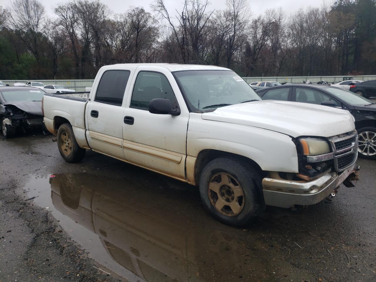 2006 Chevrolet Silverado - Image 4